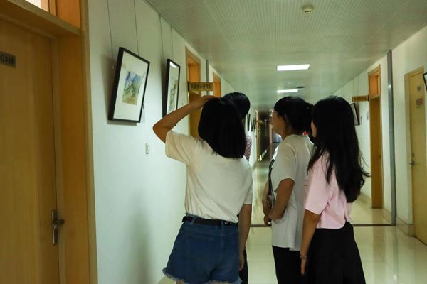我为群众办实事建筑学院为建筑学专业学生举办写生展